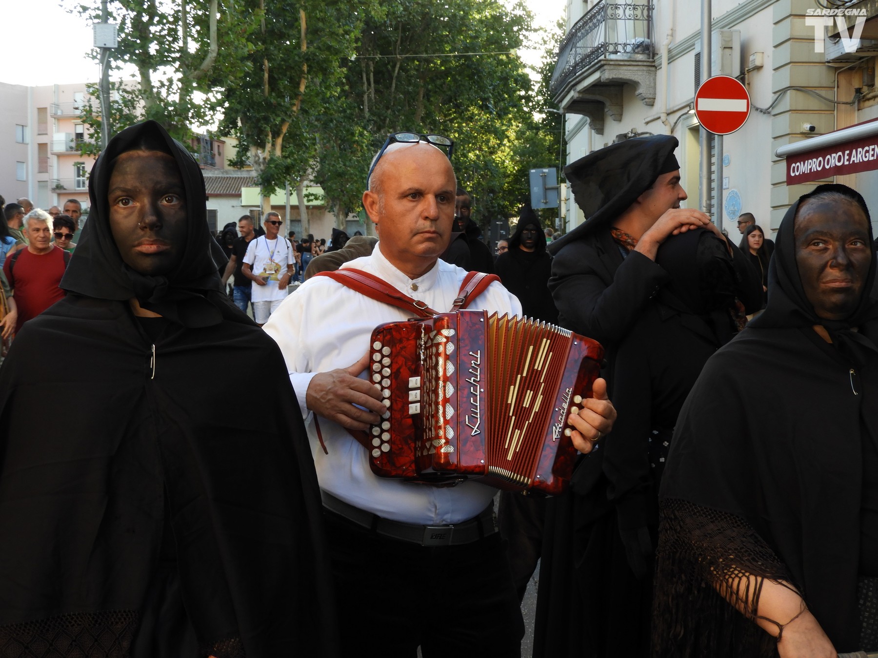 Redeemer parade, photograph 19